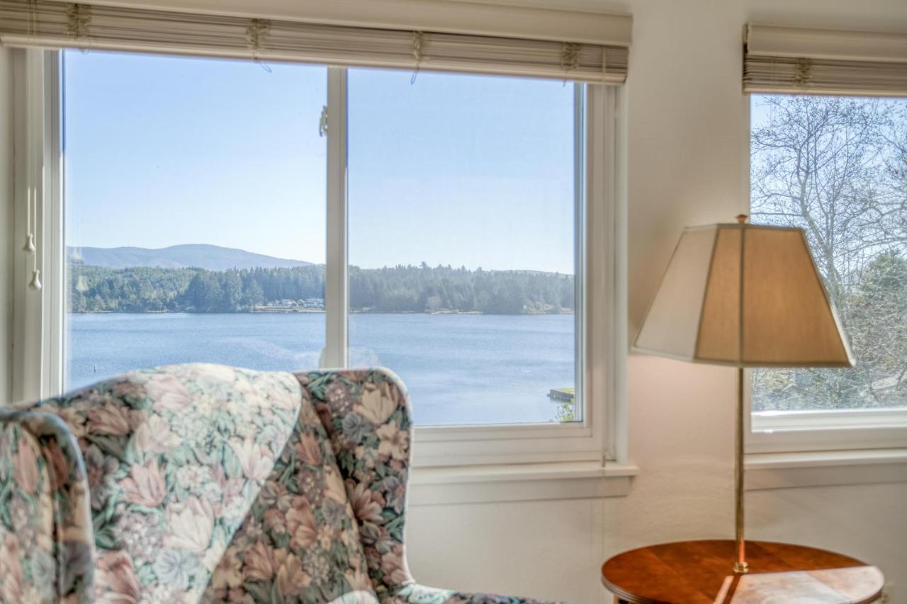Regatta Park Lake House リンカーン・シティー エクステリア 写真